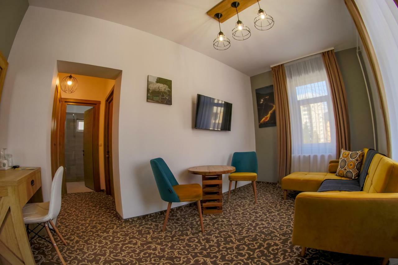 Residence Rooms Bucovina Kimpulung Mołdawski Zewnętrze zdjęcie