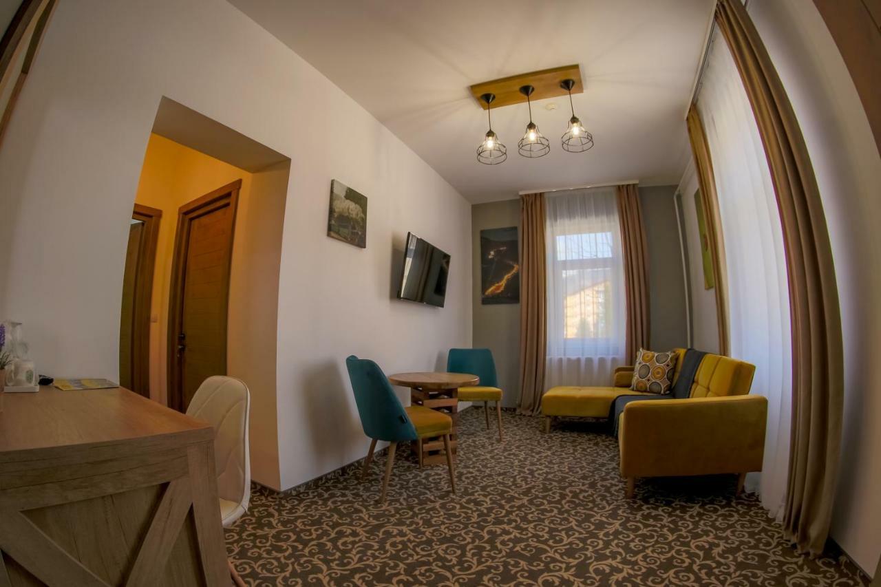 Residence Rooms Bucovina Kimpulung Mołdawski Zewnętrze zdjęcie